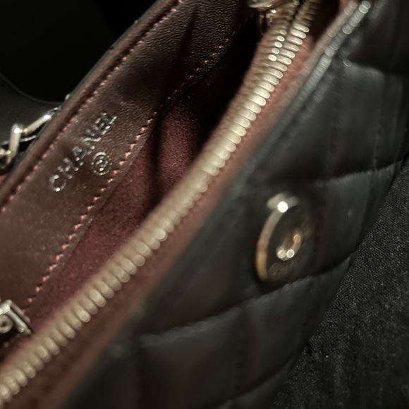 "CHANEL Black Quilted Lambskin Pouch-on-Chain with unbranded chain 🔥 RARE - Picture 5 of 7